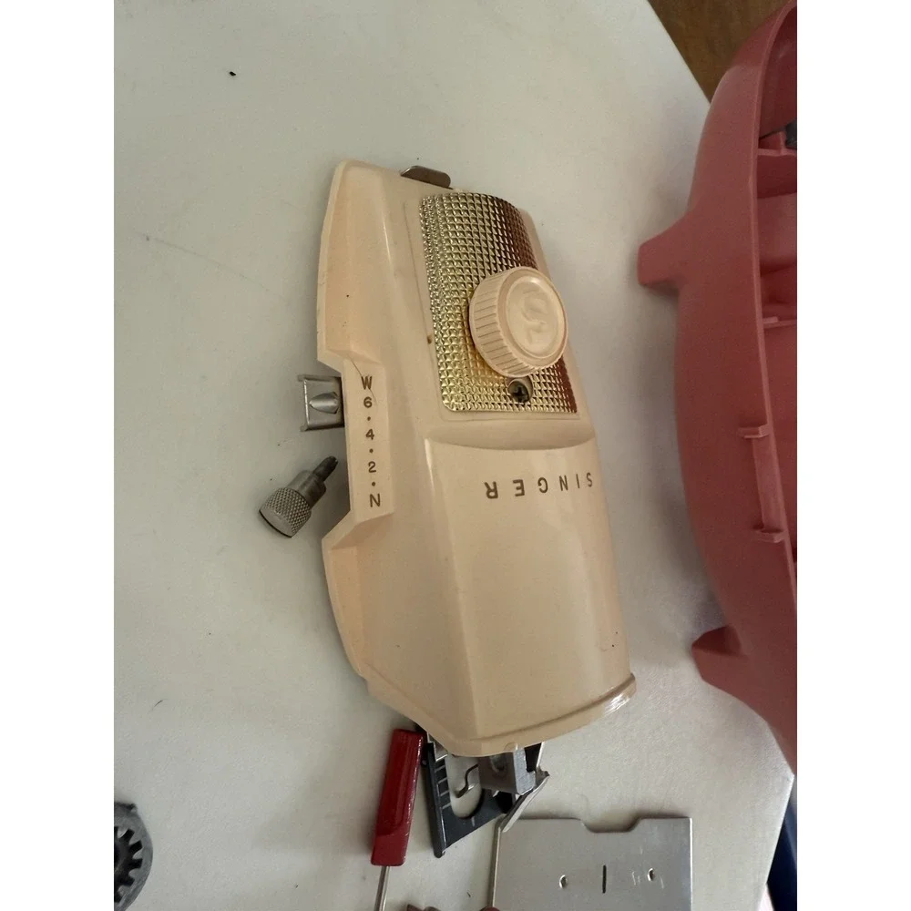 VNTG 1960s Singer Button Holder‎ Untested
